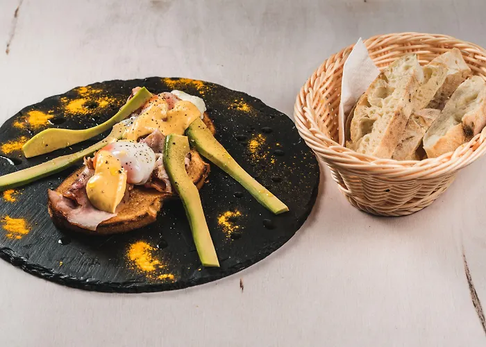 Deluxe Ploech Konukevi 4*