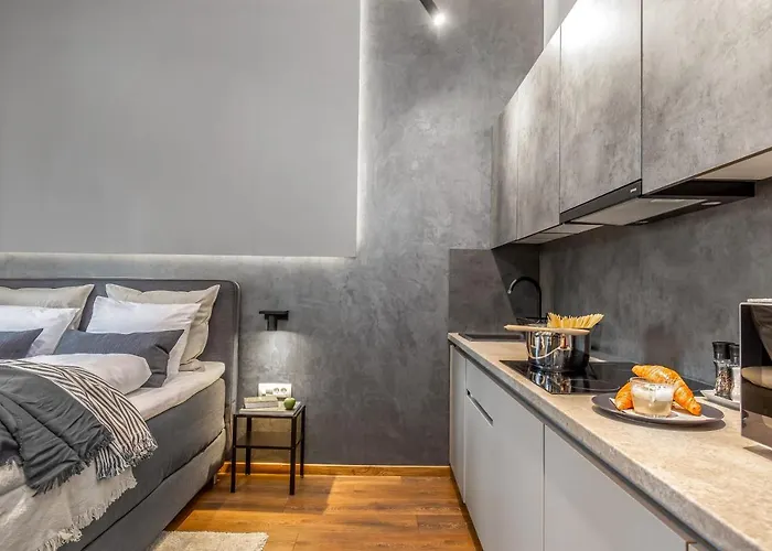 Deluxe Ploech Konukevi