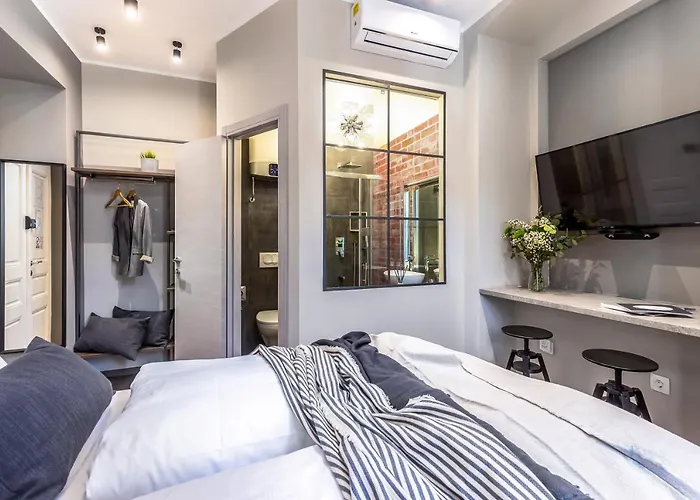 Deluxe Ploech Konukevi 4*