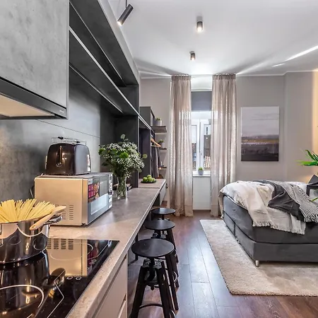 Πανσιόν Deluxe Ploech 4*