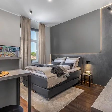 Πανσιόν Deluxe Ploech