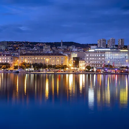 Deluxe Ploech Πανσιόν Ριέκα