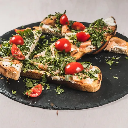 Πανσιόν Deluxe Ploech