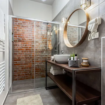 Πανσιόν Deluxe Ploech