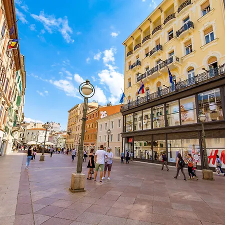 Deluxe Ploech Guest house Rijeka