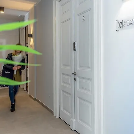 Deluxe Ploech Ριέκα