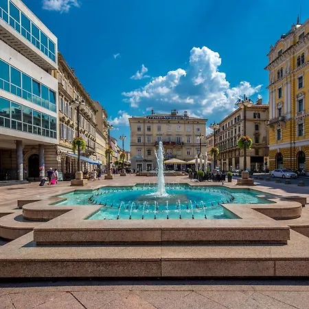 Deluxe Ploech Rijeka