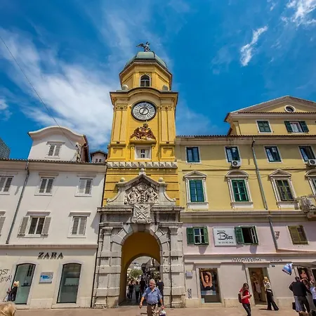 Guest house Deluxe Ploech Rijeka